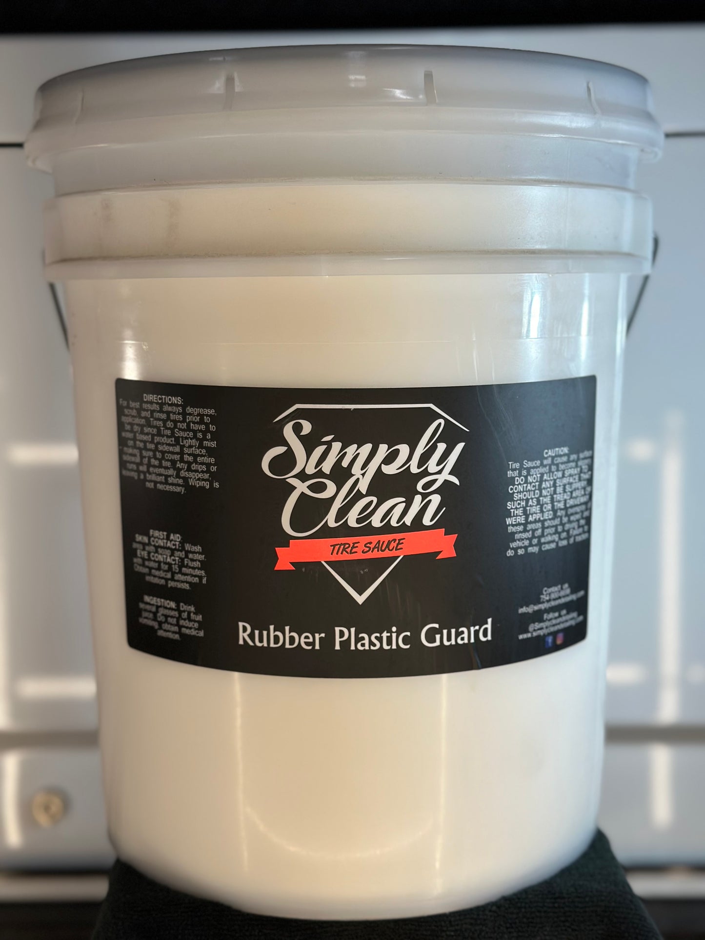 Simply Clean Tire Sauce Five Gallon Bottle Image.